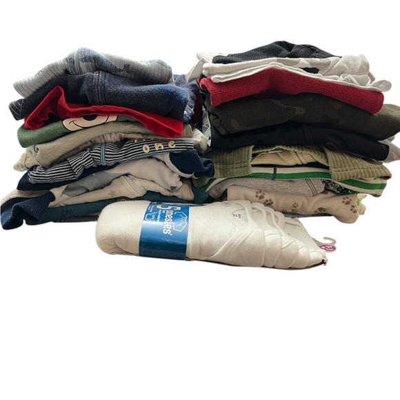 Baby Boy clothing bundle mixture of clothes 32+ pieces - Picture 15 of 15